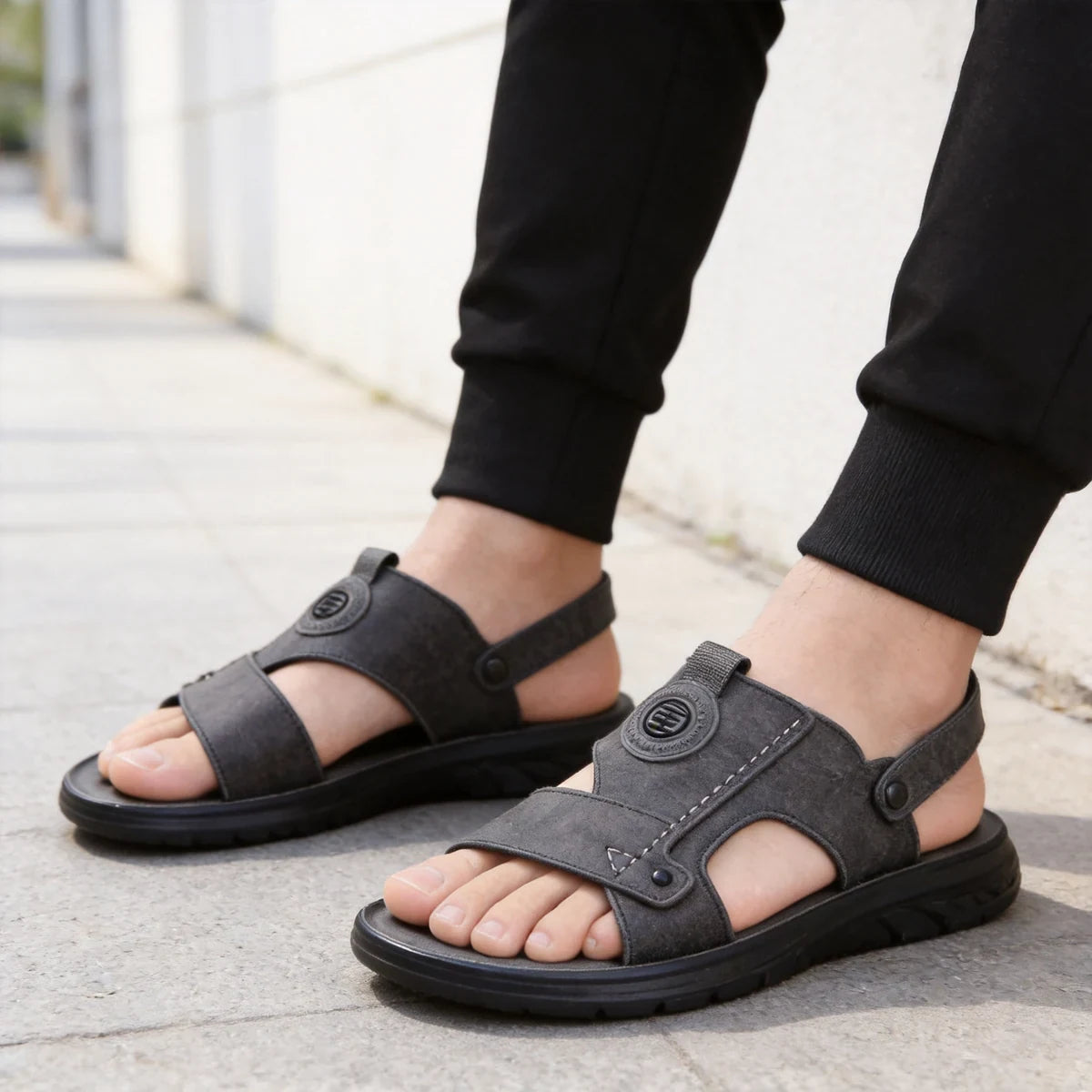 Sandały i japonki 2 w 1 dla mężczyzn, miękkie skórzane buty letnie, elastyczna i wygodna podeszwa na plażę i na co dzień