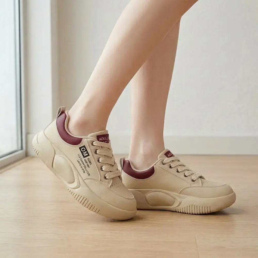 【35-40】Skórzane buty casualowe na platformie – cholewka z miękkiej skóry, przewiewne perforacje. Wygodne, przewiewne i łatwe w pielęgnacji.