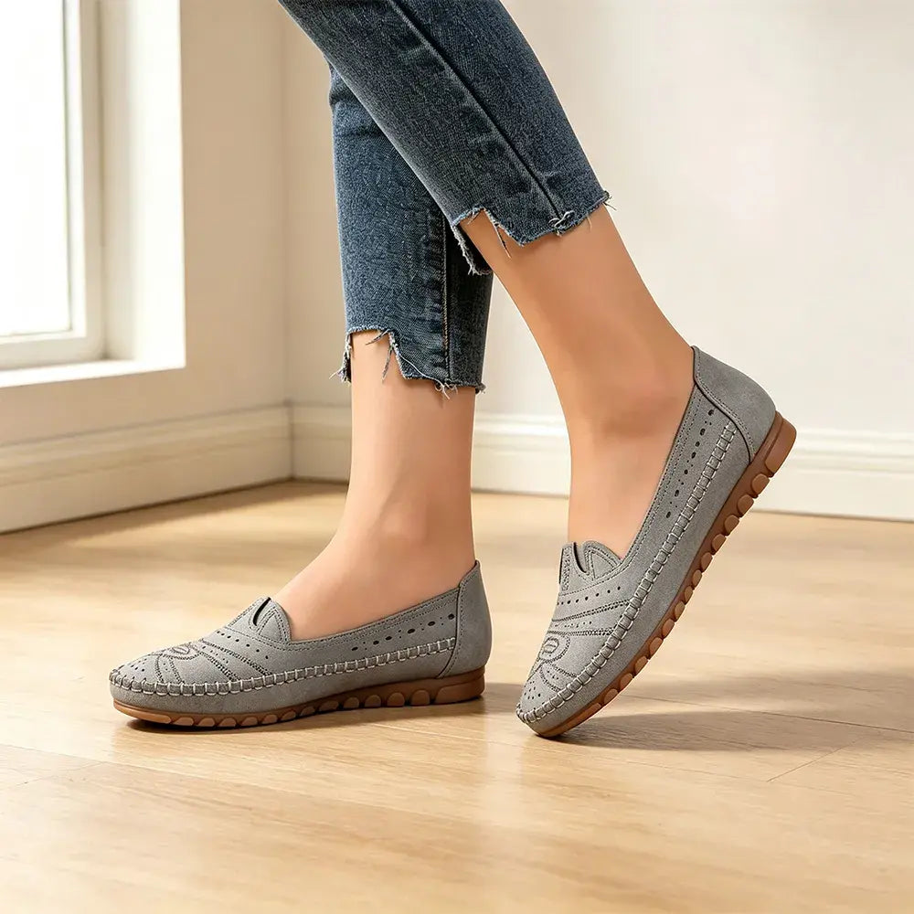 1 pár bot 750Kč😍【36-43】Retro styl, perforované ležérní baleríny｜Měkká podrážka, každodenní pohodlí｜Rozšiřitelné, větší velikost