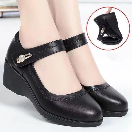 🎁🥿【35-41】Zapatos de cuero antideslizantes para madre con tacón de cuña y suela suave