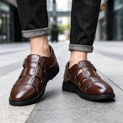 👞Męskie sandały z prawdziwej skóry z wycięciami｜Rozkładane, wygodne i o luksusowym wyglądzie