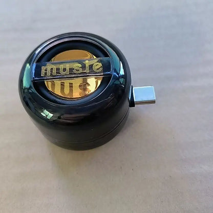 1 τεμάχιο για 28 ευρώ🔥【Διπλή θύρα Type-C/3,5 mm】🎵Μίνι φορητό ηχείο για κινητό τηλέφωνο με ισχυρή έξοδο μπάσων