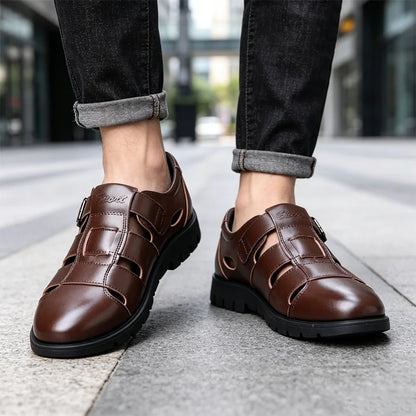 👞Męskie sandały z prawdziwej skóry z wycięciami｜Rozkładane, wygodne i o luksusowym wyglądzie
