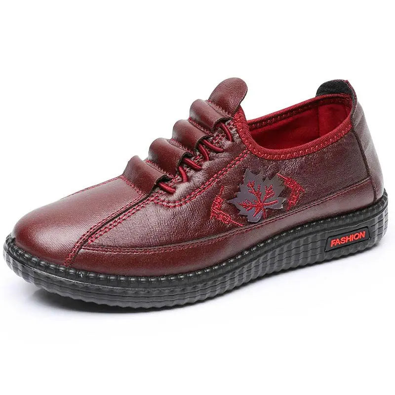 👟【36-43】Damskie, wsuwane, płaskie buty ze skóry naturalnej – lekkie i z miękką podeszwą zapewniającą wygodę – szerokie, codzienne mokasyny, odpowiednie dla seniorów.