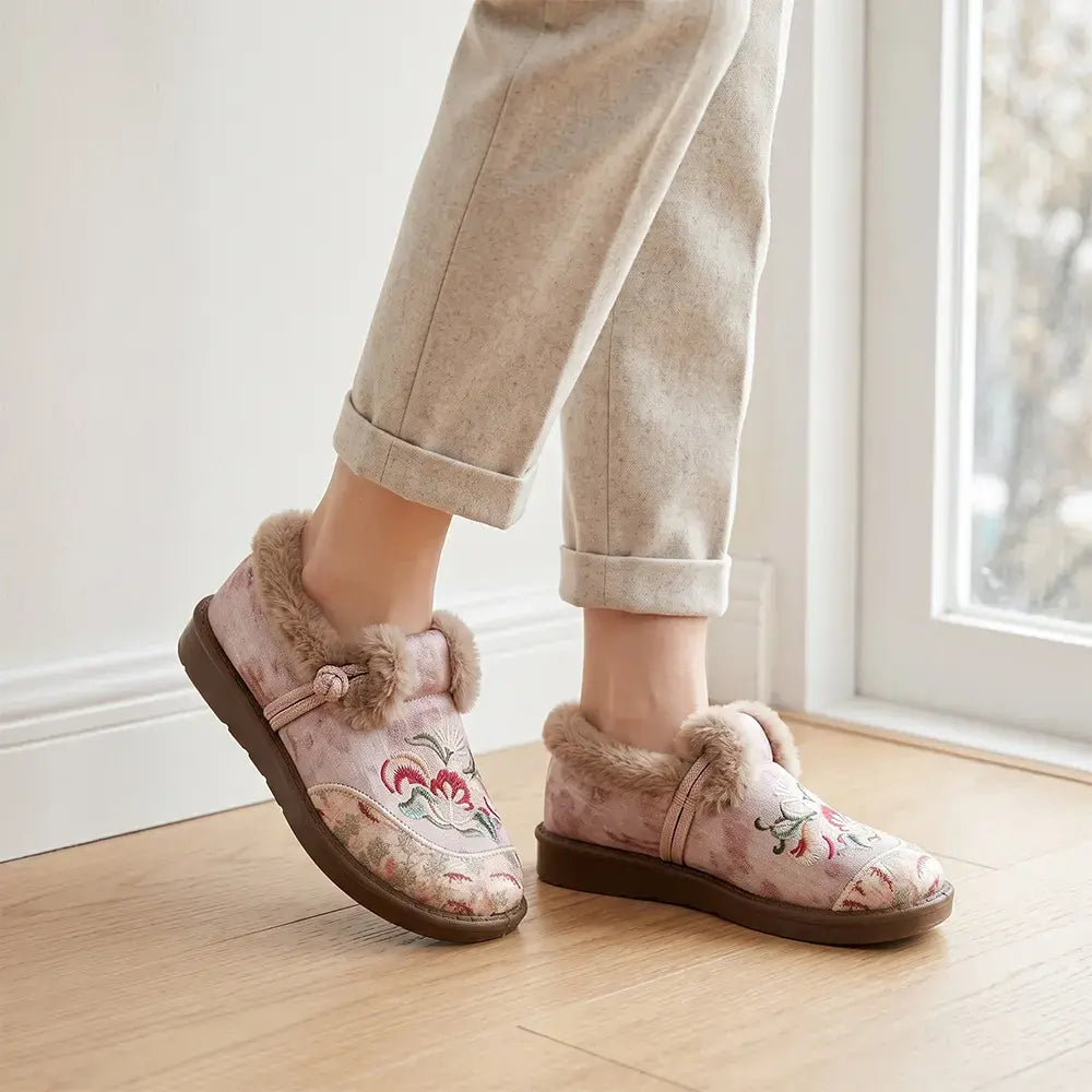 【35-41】Nowe damskie buty zimowe – ocieplane, grube, ciepłe, na miękkiej podeszwie, wsuwane, antypoślizgowe, haftowane, dla mam