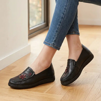 🍁【Rozmiary 35–41】Nowe damskie buty codzienne: miękka, antypoślizgowa podeszwa – swobodne i wygodne dopasowanie, które nie męczy stóp nawet przy długotrwałym noszeniu.