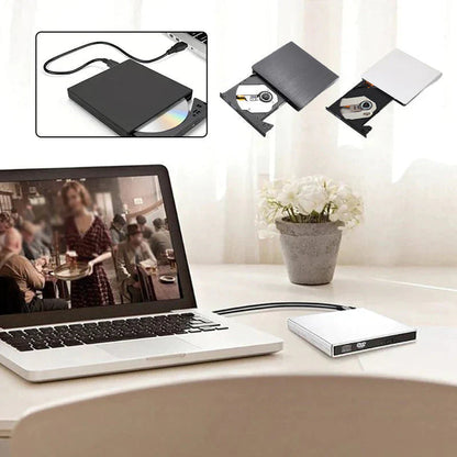 📢📢50% zľava! 💿💻 Externá CD/DVD mechanika – Plug and play, prenosná a ľahko použiteľná, kompatibilná so systémami Mac/Windows.