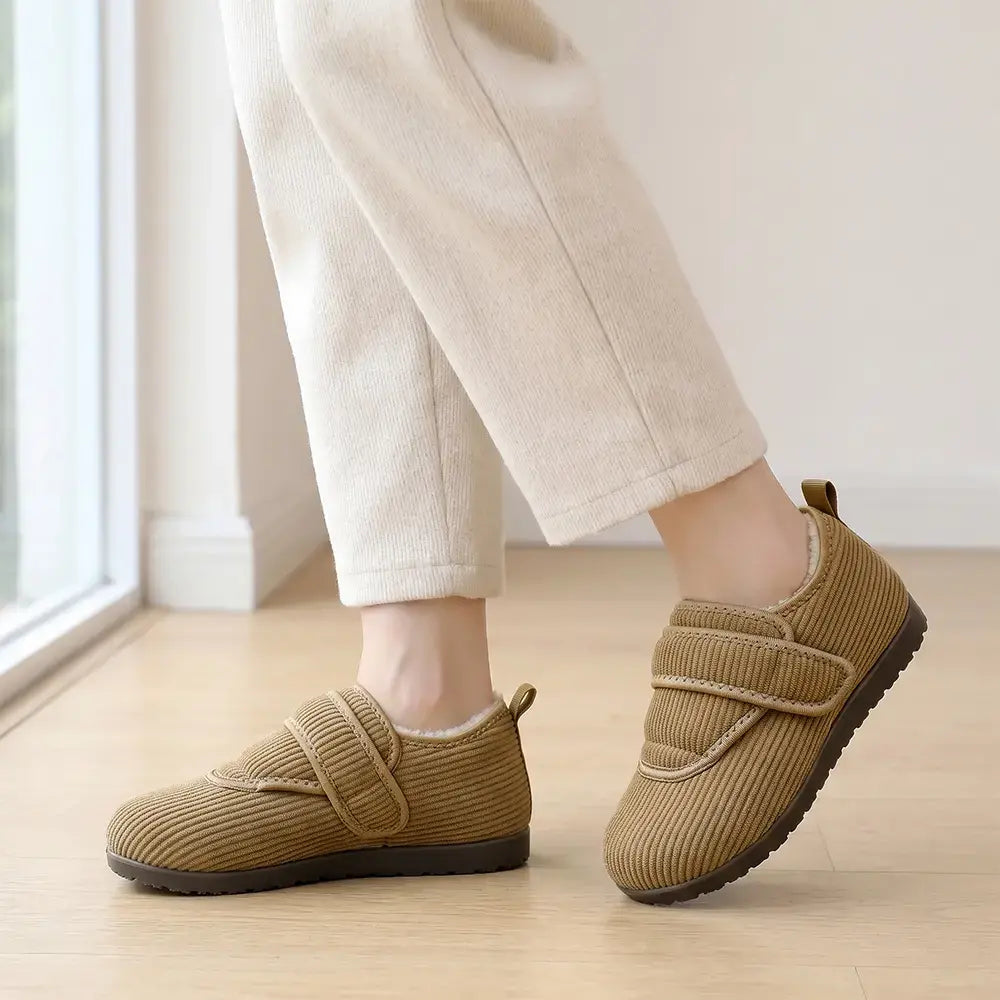 【35-41】Nowe damskie buty zimowe – ocieplane, grube, sztruksowe, z rzepem, na płaskiej podeszwie, antypoślizgowe, wytrzymałe, dla seniorek